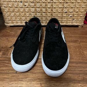 Lakai skate shoes. Practically new.